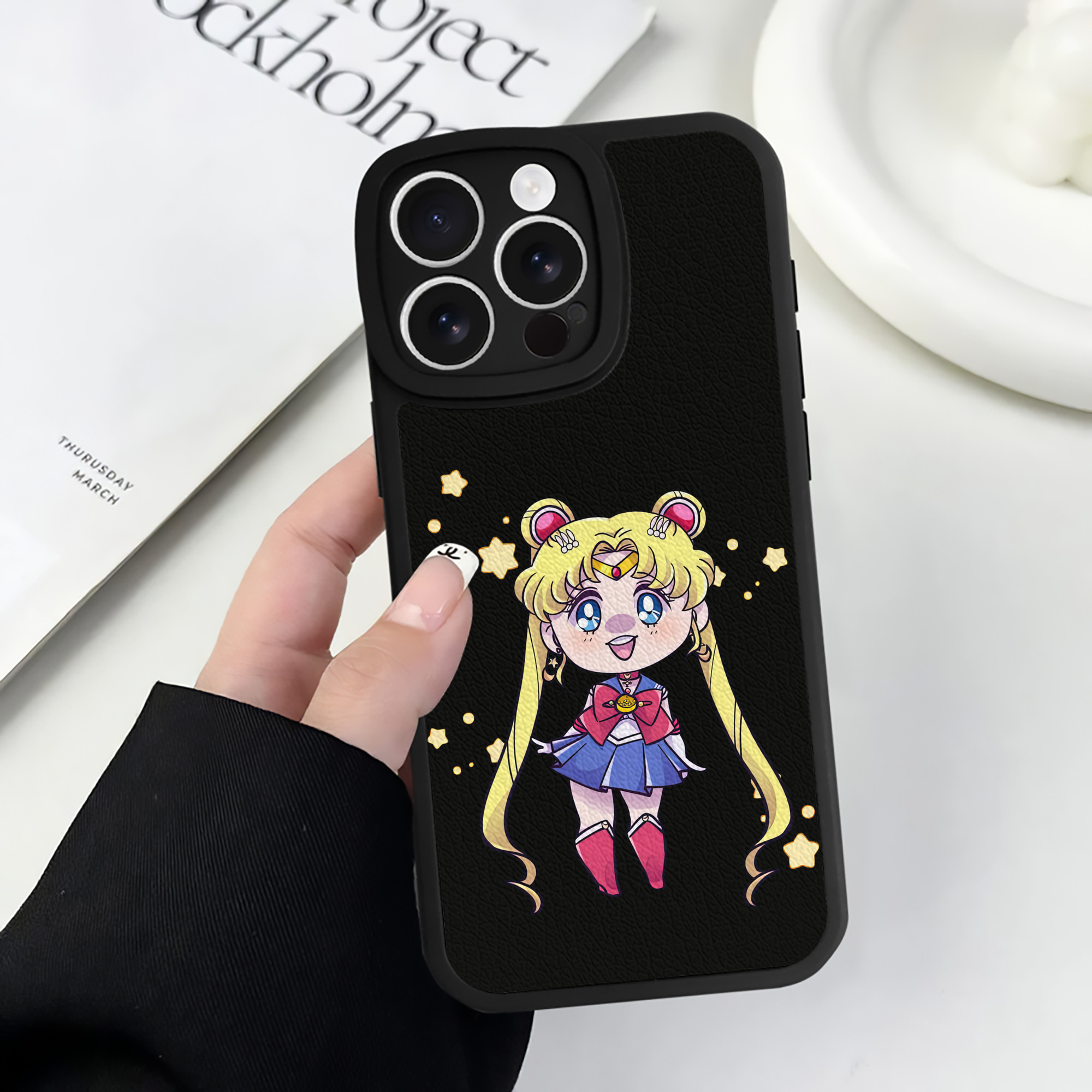 （画像用） 美少女戦士セーラームーン 月野 うさぎ つきの うさぎ Sailor Moon Tsukino Usagi 【iPhone 16シリーズ対応】シリコンスマホケース（レザー調） 材質：シリコン